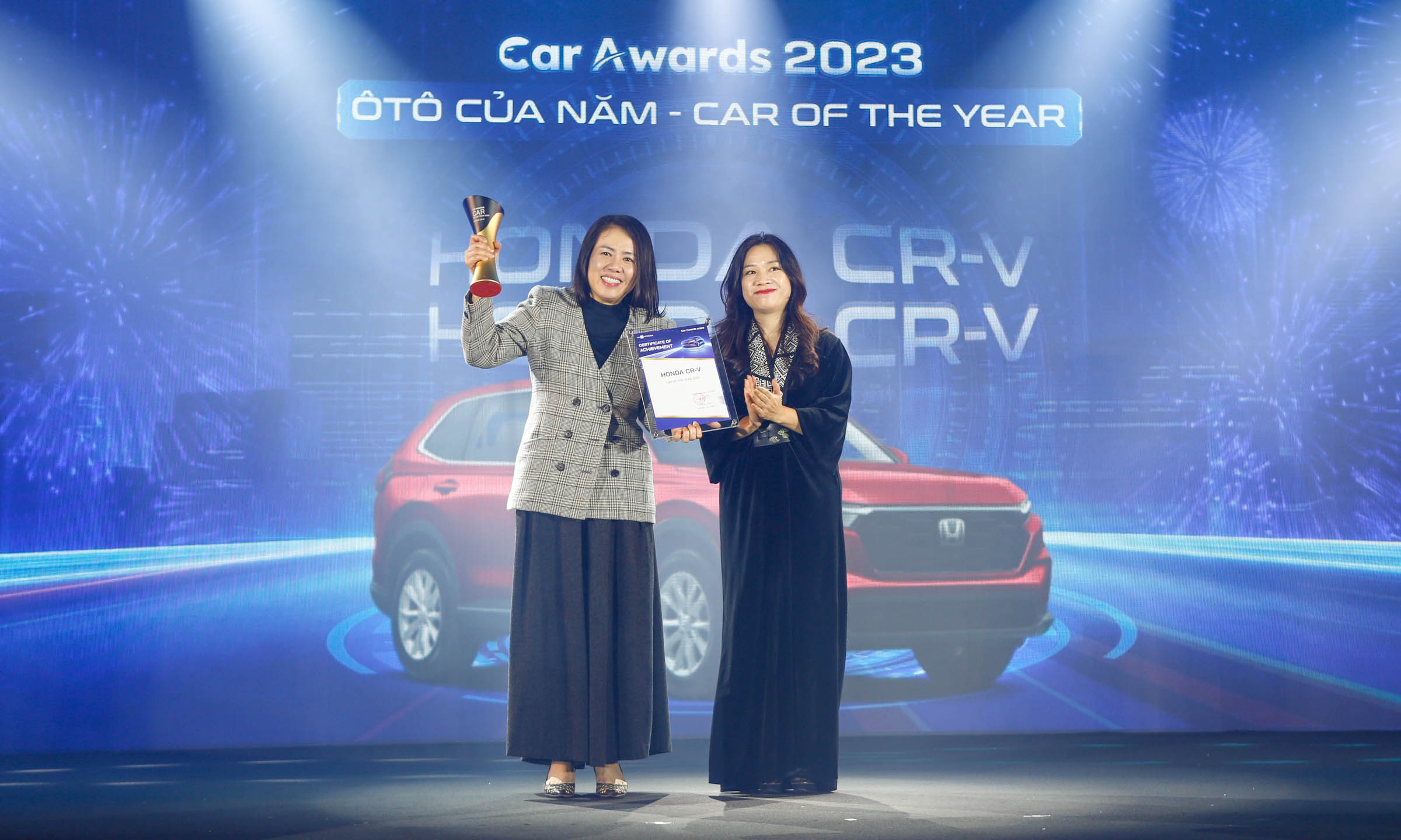 Honda CR-V vinh dự nhận Giải thưởng “Ô tô của năm” toàn thị trường và “Ô  tô của năm” phân khúc xe Crossover cỡ C