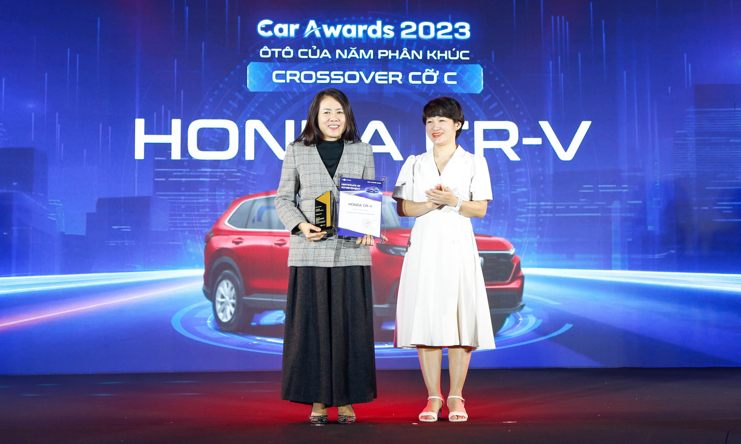 Honda CR-V vinh dự nhận Giải thưởng “Ô tô của năm” toàn thị trường và “Ô tô của năm” phân khúc xe Crossover cỡ C Honda City vinh dự nhận Giải thưởng “Ô tô của năm” phân khúc xe gầm thấp cỡ B